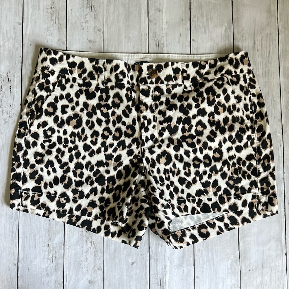 Woman’s Old Navy Leopard Everyday Shorts Size 10